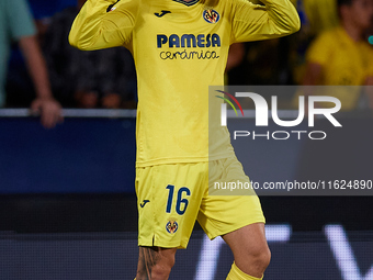 Alex Baena of Villarreal CF celebrates after scoring the team's third goal during the LaLiga EA Sports match between Villarreal CF and UD La...