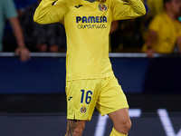 Alex Baena of Villarreal CF celebrates after scoring the team's third goal during the LaLiga EA Sports match between Villarreal CF and UD La...