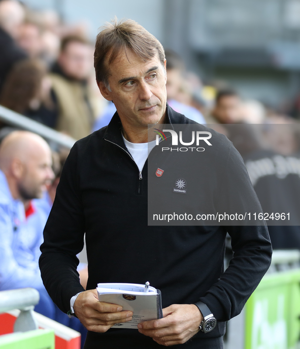 West Ham Manager Julen Lopetegui before the Premier League match between Brentford and West Ham United at the Gtech Community Stadium in Bre...