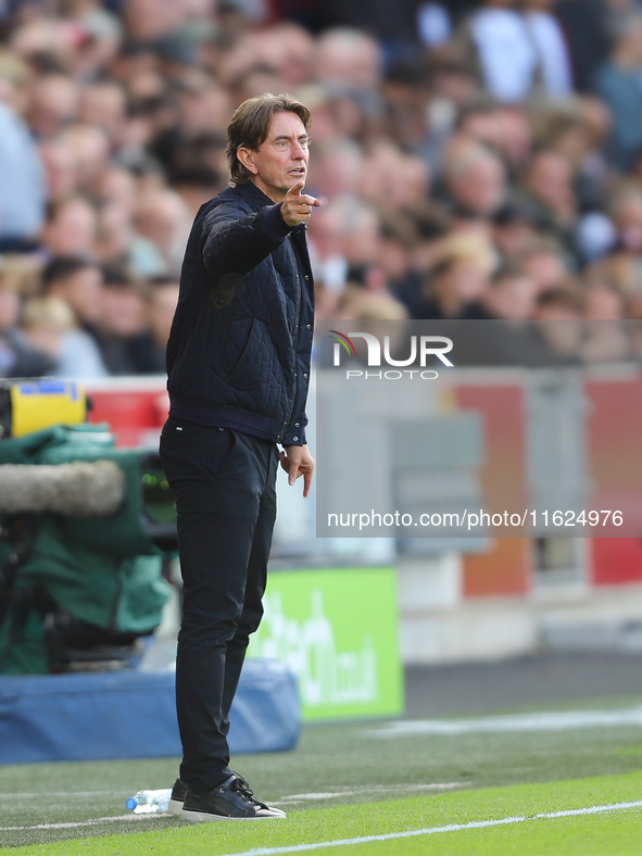 Brentford Manager Thomas Frank shouts instructions to his team during the Premier League match between Brentford and West Ham United at the...