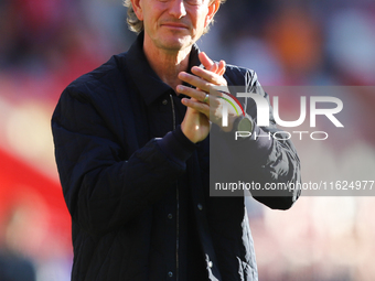 Brentford Manager Thomas Frank thanks the fans after a one-all draw with West Ham in the Premier League match between Brentford and West Ham...