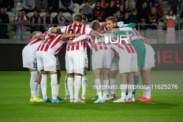 Cracovia players participate in the game between KS Cracovia and Stal Mielec in Krakow, Poland, on September 30, 2024. PKO BP Ekstraklasa, P...