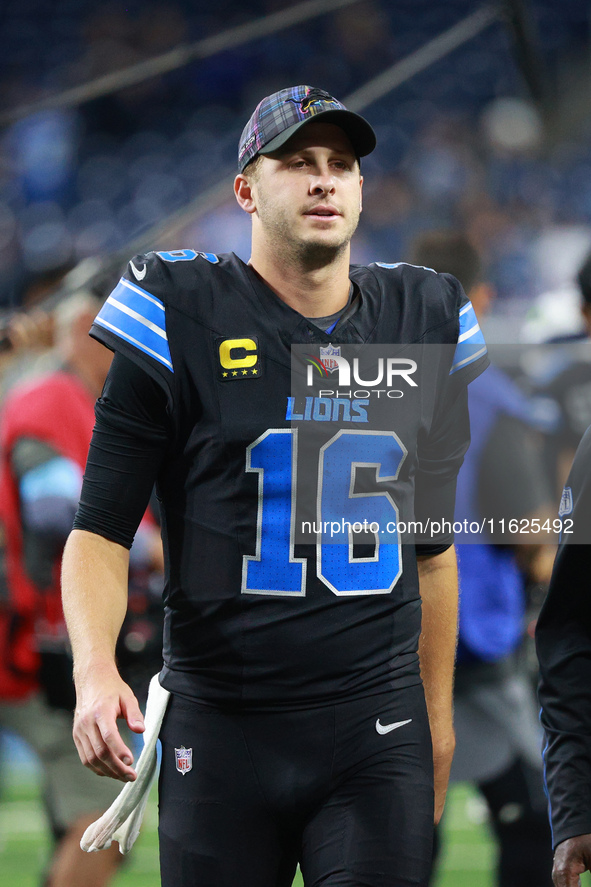 DETROIT,MICHIGAN-September 30: Detroit Lions quarterback Jared Goff (16) walks off the field after the conclusion of an NFL football game be...