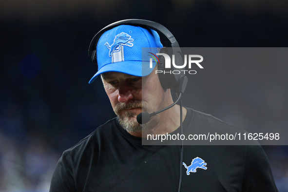 DETROIT,MICHIGAN-September 30: Detroit Lions head coach Dan Campbell is seen during the second half of an NFL football game between the Seat...