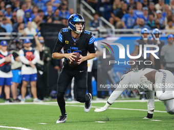 DETROIT,MICHIGAN-September 30: Detroit Lions quarterback Jared Goff (16) runs the ball during the first half of an NFL football game between...