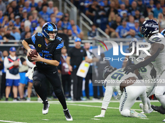 DETROIT,MICHIGAN-September 30: Detroit Lions quarterback Jared Goff (16) runs the ball during the first half of an NFL football game between...