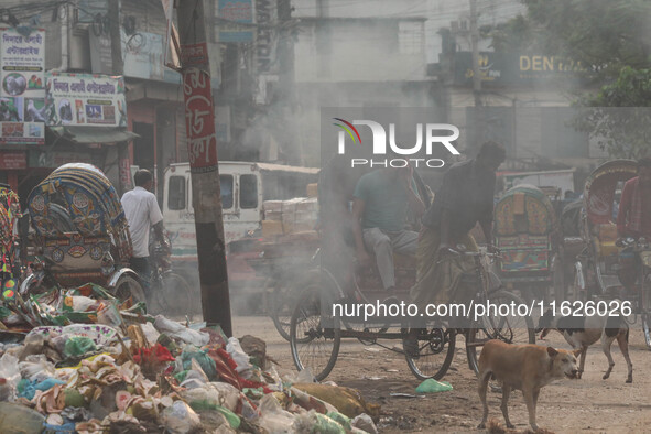 People face significant challenges while crossing the street due to air pollution, which adversely affects their health and daily lives in D...