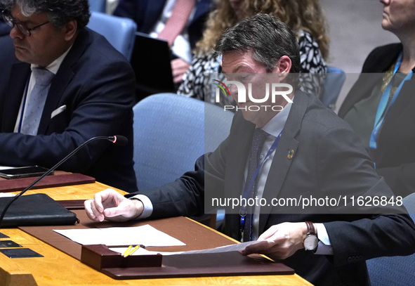 Par Liljert, Director of the International Organization for Migration Office to the United Nations, briefs the Security Council meeting on m...