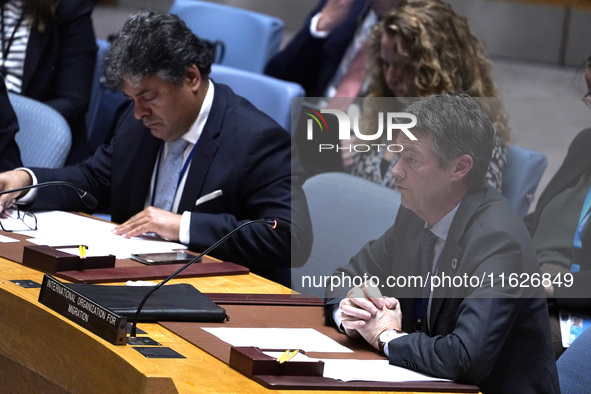 Par Liljert, Director of the International Organization for Migration Office to the United Nations, briefs the Security Council meeting on m...