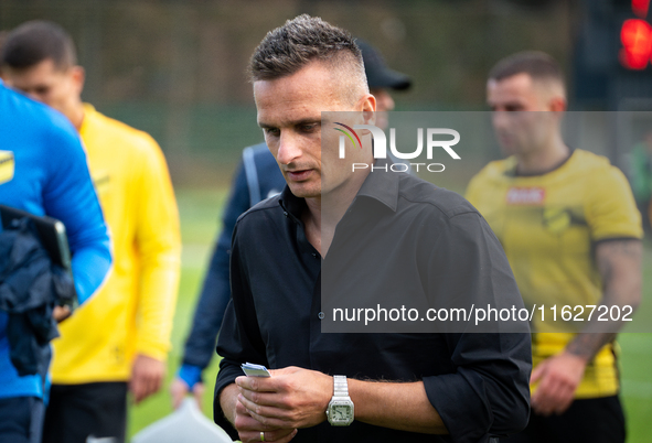 Coach Slawomir Peszko during the game between Wieczysta Krakow and GKS Jastrzebie in Krakow, Poland, on October 1, 2024. Betclic 2 Liga, Pol...