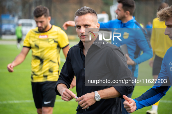 Coach Slawomir Peszko during the game between Wieczysta Krakow and GKS Jastrzebie in Krakow, Poland, on October 1, 2024. Betclic 2 Liga, Pol...