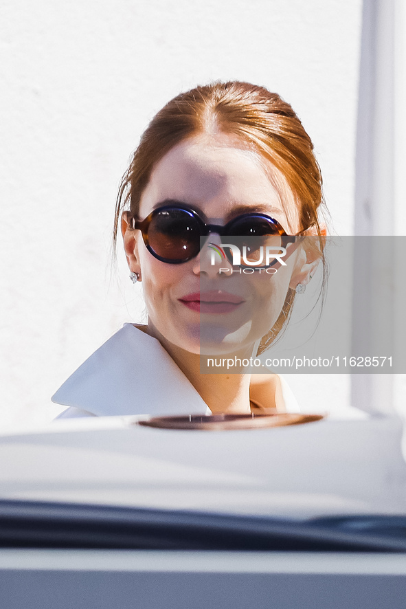 Emma Stone arrives at the photocall of Kinds of Kindness during the 77th Festival de Cannes in Cannes, France, on May 18, 2024 