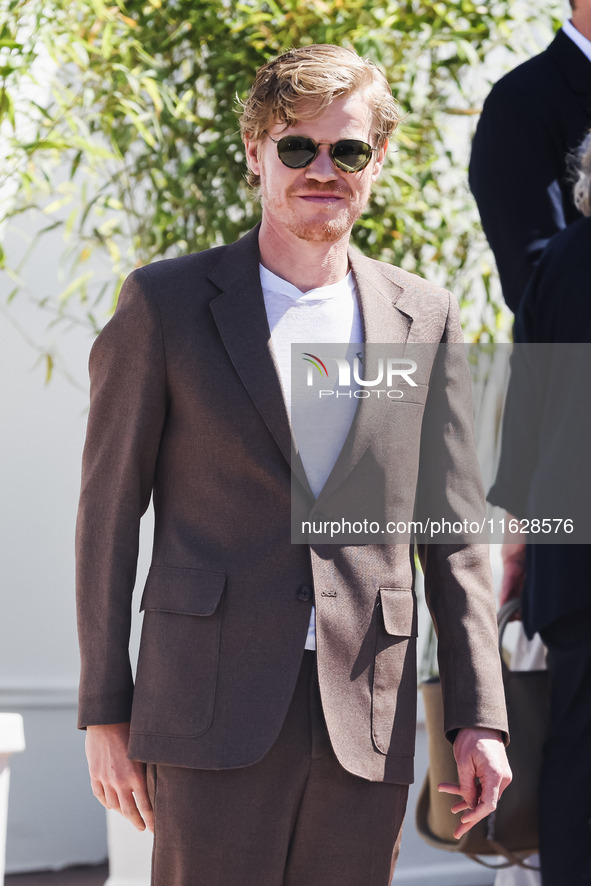 Jesse Plemons arrives at the photocall of Kinds of Kindness during the 77th Festival de Cannes in Cannes, France, on May 18, 2024 