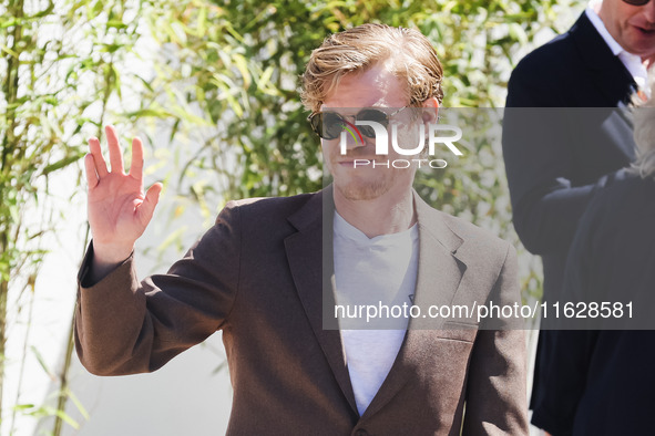 Jesse Plemons arrives at the photocall of Kinds of Kindness during the 77th Festival de Cannes in Cannes, France, on May 18, 2024 