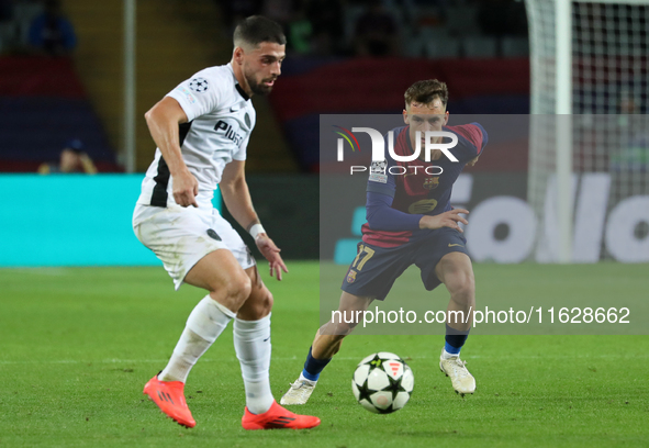 Marc Casado plays during the match between FC Barcelona and BSC Young Boys in the week 2 of the League Stage of the UEFA Champions League at...