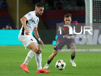 Marc Casado plays during the match between FC Barcelona and BSC Young Boys in the week 2 of the League Stage of the UEFA Champions League at...