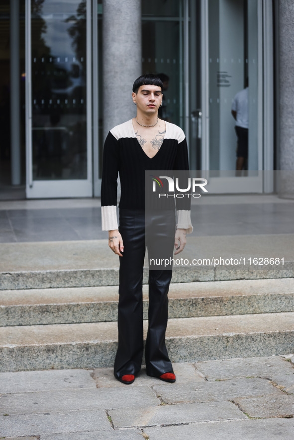 Sethu attends the Fiorucci Fashion Show during the Milan Womenswear Spring/Summer 2025 in Milan, Italy, on September 17, 2024 