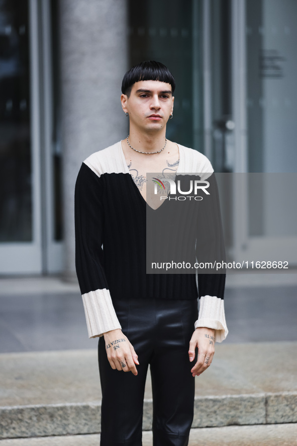 Sethu attends the Fiorucci Fashion Show during the Milan Womenswear Spring/Summer 2025 in Milan, Italy, on September 17, 2024 