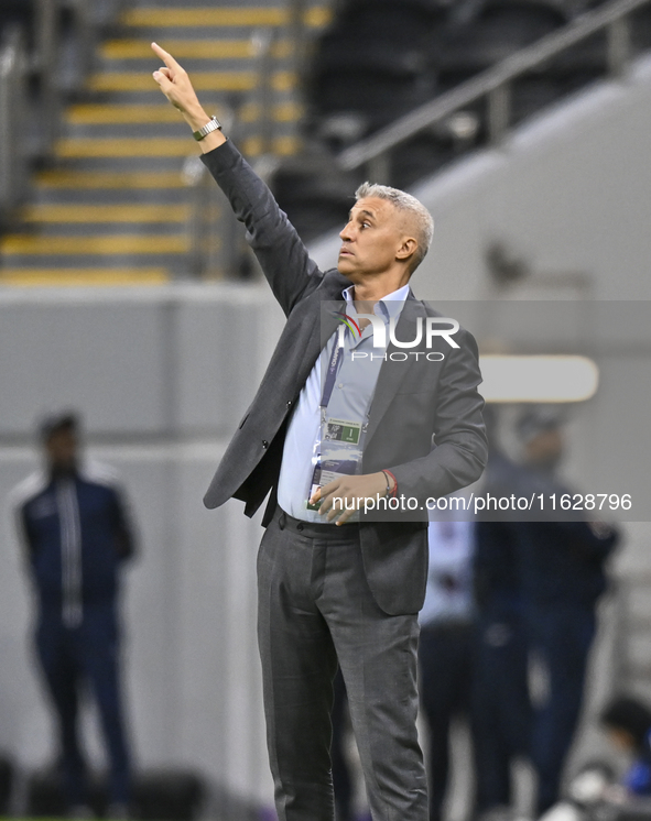 Al Ain FC Head Coach, Hernan Crespo, reacts during the AFC Champions League elite west football match between Qatar's Al Gharafa SC and Unit...