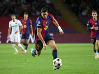 Robert Lewandowski plays during the match between FC Barcelona and BSC Young Boys in the week 2 of the League Stage of the UEFA Champions Le...