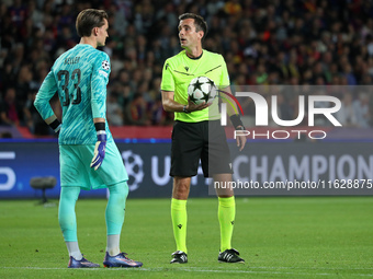 The referee Erik Lambrechts and Marvin Keller during the match between FC Barcelona and BSC Young Boys in the week 2 of the League Stage of...