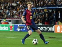 Frenkie de Jong plays during the match between FC Barcelona and BSC Young Boys in the week 2 of the League Stage of the UEFA Champions Leagu...