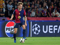 Frenkie de Jong plays during the match between FC Barcelona and BSC Young Boys in the week 2 of the League Stage of the UEFA Champions Leagu...