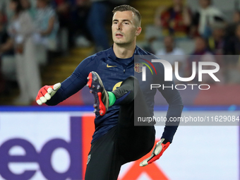 Inaki Pena plays during the match between FC Barcelona and BSC Young Boys in the week 2 of the League Stage of the UEFA Champions League at...