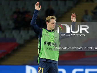 Frenkie de Jong plays during the match between FC Barcelona and BSC Young Boys in the week 2 of the League Stage of the UEFA Champions Leagu...