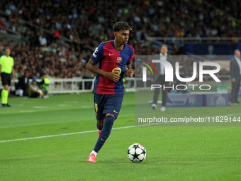 Lamine Yamal plays during the match between FC Barcelona and BSC Young Boys in the week 2 of the League Stage of the UEFA Champions League a...