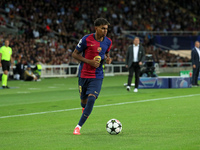 Lamine Yamal plays during the match between FC Barcelona and BSC Young Boys in the week 2 of the League Stage of the UEFA Champions League a...