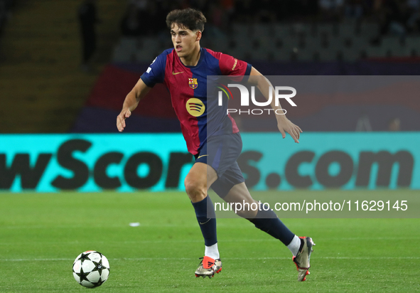 Pau Cubarsi plays during the match between FC Barcelona and BSC Young Boys in the week 2 of the League Stage of the UEFA Champions League, a...