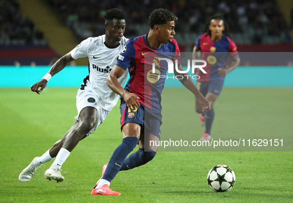 Lamine Yamal plays during the match between FC Barcelona and BSC Young Boys in the week 2 of the League Stage of the UEFA Champions League a...