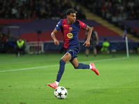 Lamine Yamal plays during the match between FC Barcelona and BSC Young Boys in the week 2 of the League Stage of the UEFA Champions League a...