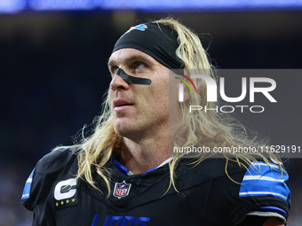 DETROIT,MICHIGAN-September 30: Detroit Lions linebacker Alex Anzalone (34) is seen during the first half of an NFL football game between the...