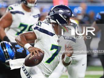 DETROIT,MICHIGAN-September 30: Seattle Seahawks quarterback Geno Smith (7) runs the ball during the first half of an NFL football game betwe...