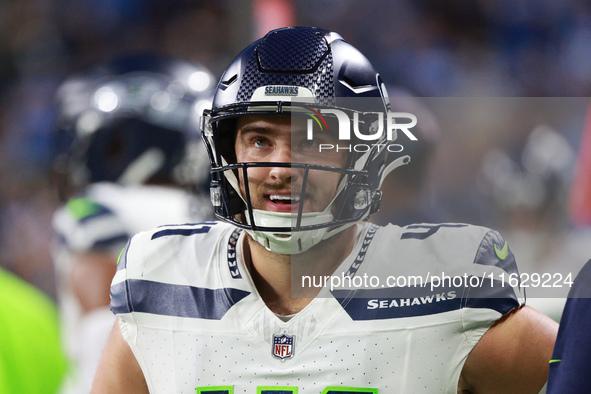 DETROIT,MICHIGAN-September 30: Seattle Seahawks long snapper Chris Stoll (41) is seen during the first half of an NFL football game between...