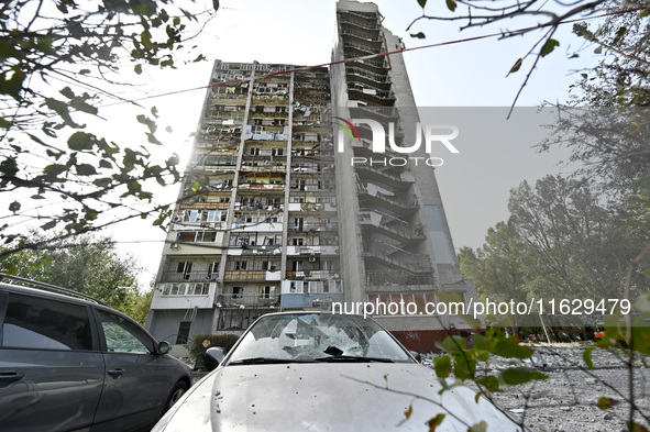 A residential high-rise damaged by Russian shelling in Zaporizhzhia, Ukraine, on October 1, 2024. NO USE RUSSIA. NO USE BELARUS. 