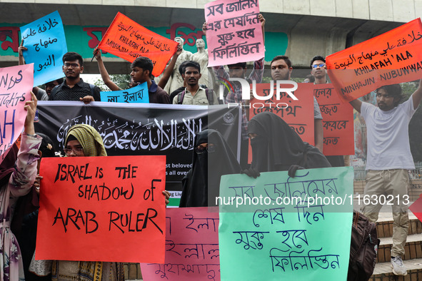 Students of the Faculty of Business Studies of Dhaka University (DU) stage a demonstration and rally against the insult of the Prophet Muham...