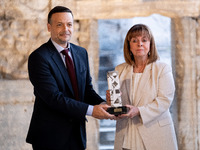 Within the framework of the Athens Democracy Forum, the President of the Hellenic Republic, Katerina Sakellaropoulou, receives the 'Athens C...