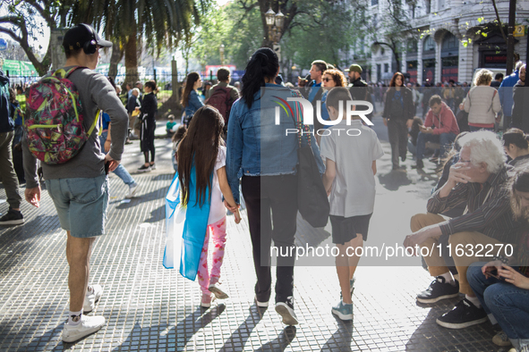 Thousands of students mobilize to the Congress of the Nation of Argentina against the presidential veto on university funding in Buenos Aire...