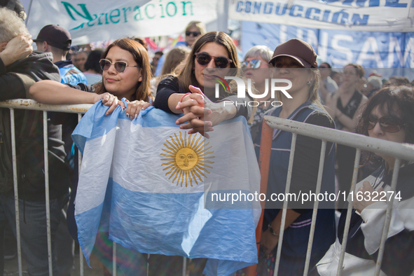 Thousands of students mobilize to the Congress of the Nation of Argentina against the presidential veto on university funding in Buenos Aire...