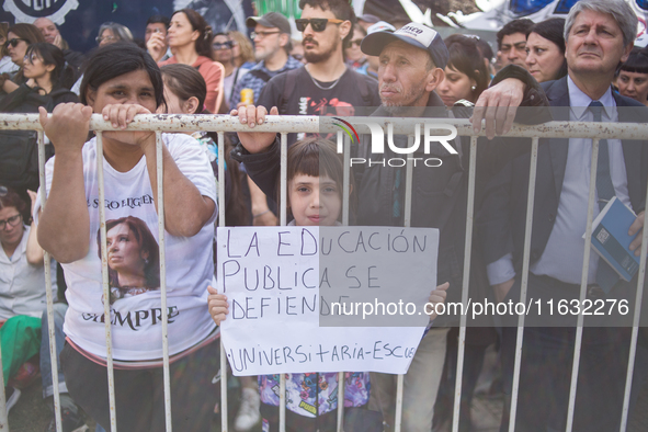 Thousands of students mobilize to the Congress of the Nation of Argentina against the presidential veto on university funding in Buenos Aire...