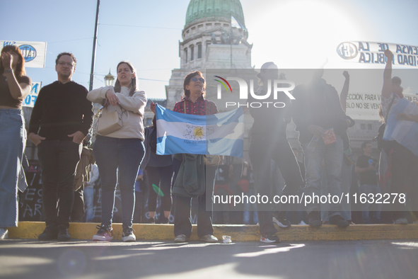 Thousands of students mobilize to the Congress of the Nation of Argentina against the presidential veto on university funding in Buenos Aire...