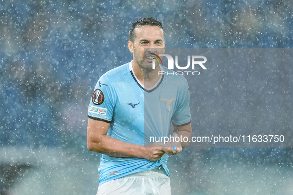 Pedro of SS Lazio wrings out his rain-soaked shirt during the UEFA Europa League 2024/25 League Phase MD2 match between SS Lazio and OGC Nic...