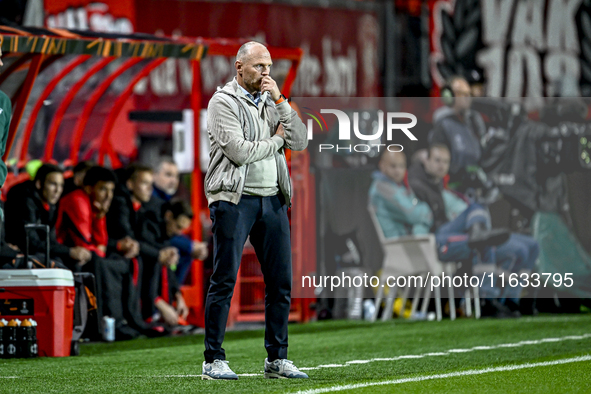 FC Twente trainer Joseph Oosting is present during the match between Twente and Fenerbahce at the Grolsch Veste for the UEFA Europa League -...