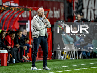 FC Twente trainer Joseph Oosting is present during the match between Twente and Fenerbahce at the Grolsch Veste for the UEFA Europa League -...