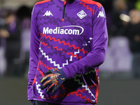 Pietro Terracciano of ACF Fiorentina warming up before the match between the Conference League match between ACF Fiorentina and The New Sain...