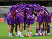 ACF Fiorentina players warm up before the match between the Conference League match between ACF Fiorentina and The New Saints, on October 3...