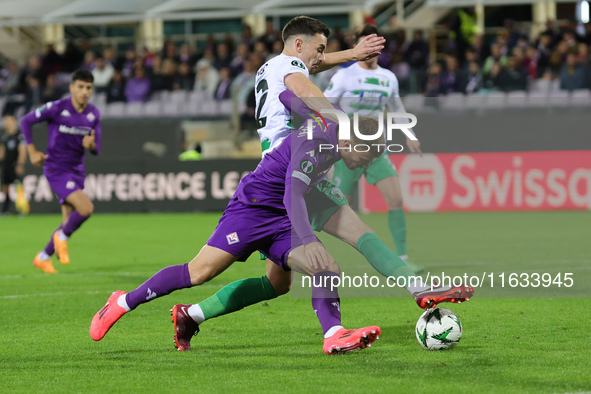 Lucas Beltran of ACF Fiorentina and Josh Pask of The New Saints ,battle for the ball during  the Conference League match between ACF Fiorent...